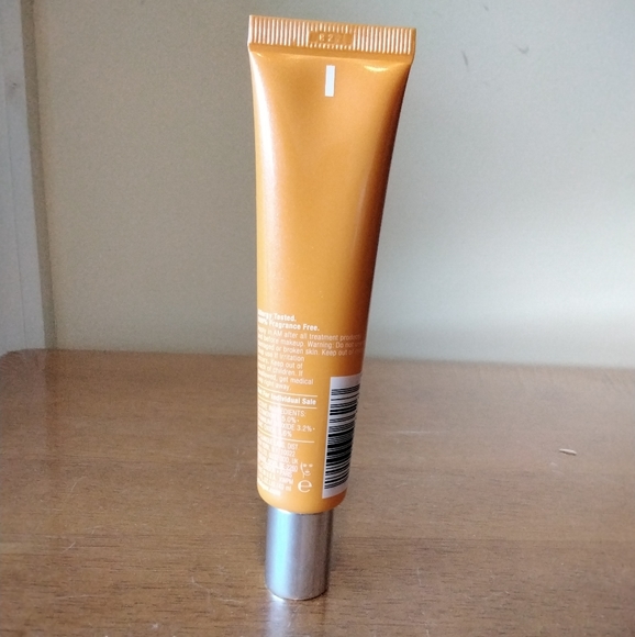 CLINIQUE Super Defense City Block SPF50 - SUN SCREEN, BRAND-NEW - Picture 3 of 3
